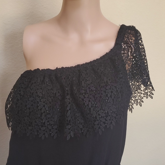 Dress - Picture 1 of 4